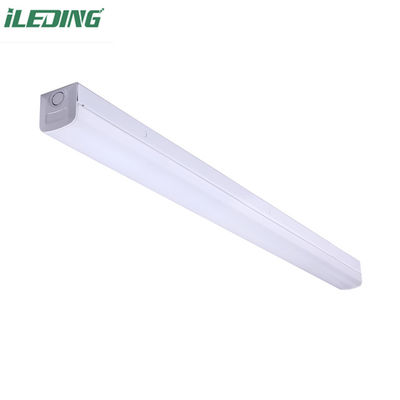 120-277V 34W 50000 Hours Frosted LED Batten Light Verlichtingsarmature voor commercieel kantoor