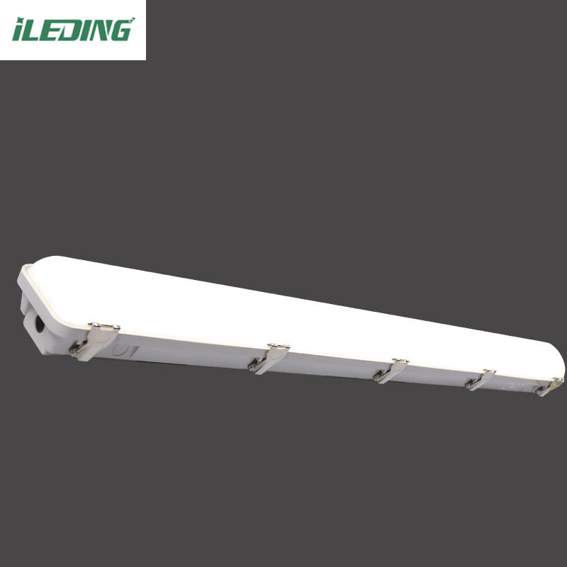 4FT Workshop LED-dampvast garageluchtsysteem Daglicht Kleurtemperatuur en IP66 waterdichtheid