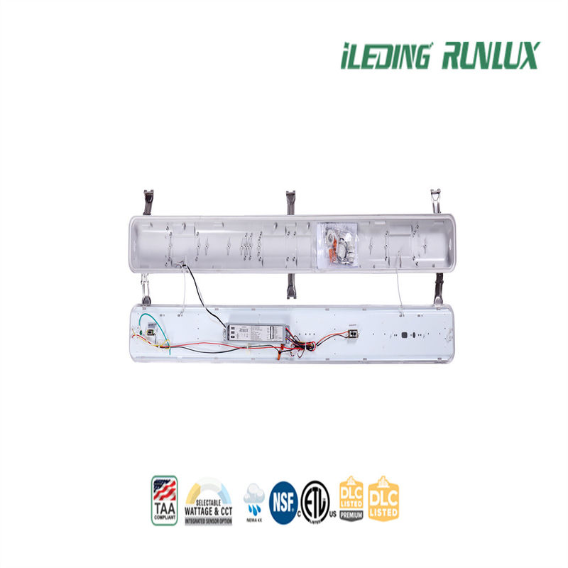 IP66 polycarbonaat LED dampstrak licht met wisselbare kleurtemperatuur